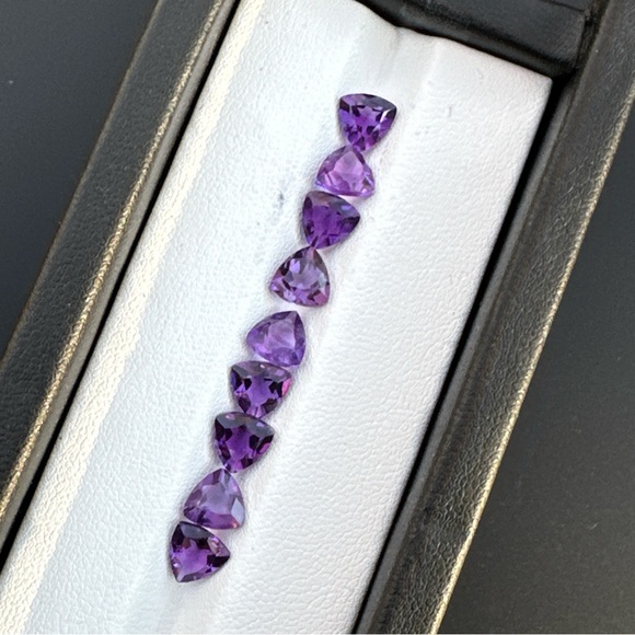 6.97ct Natural Purple Amethyst Trillion Cut Lot - Picture 7 of 17